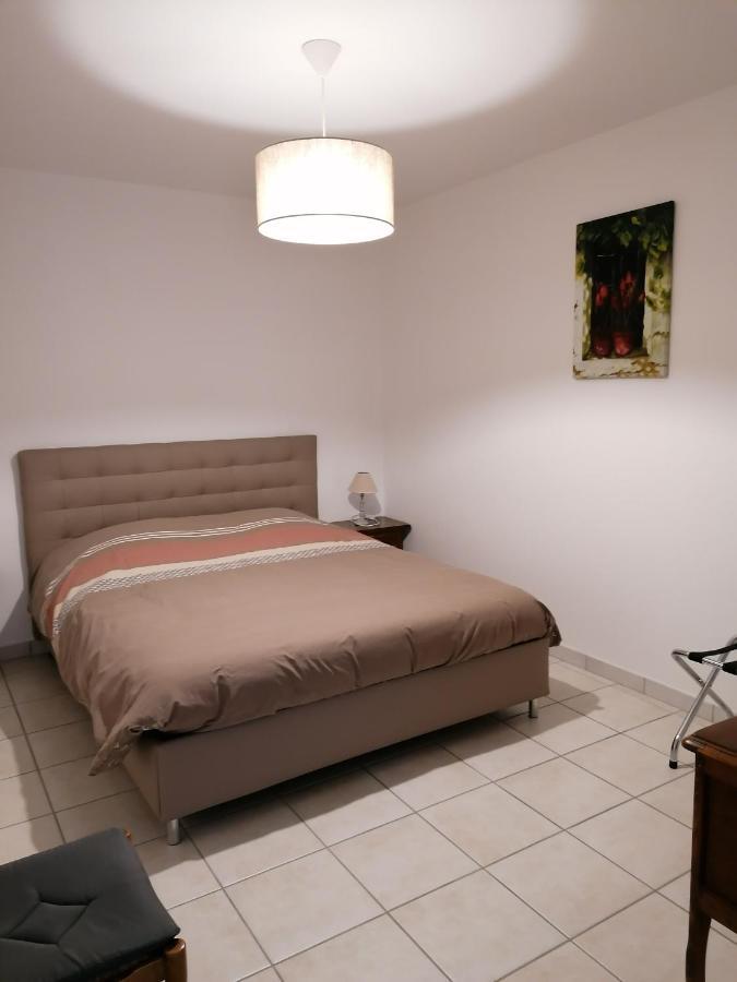 Maison D'Hotes Saint-Julien-l'Ars 外观 照片